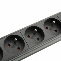 	Multiprises secteur - Adam Hall - RACK PDU 8S FRA (2m)
