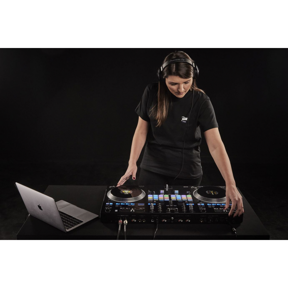 Pioneer DJ AlphaTheta DDJ-REV7 - Contrôleurs DJ USB - Energyson