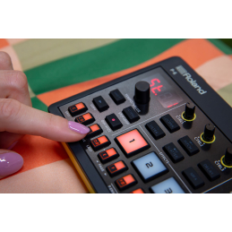 	Sampleurs - Roland - P-6 AIRA Compact