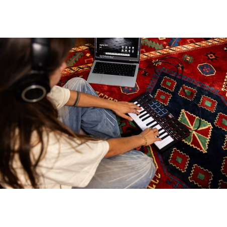 Claviers maitres compacts - Akai Professional - MPK Mini IV Black