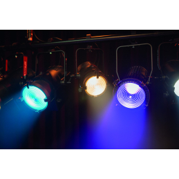 	Projecteurs Fresnel - Showtec - Performer 1500 Fresnel Q6