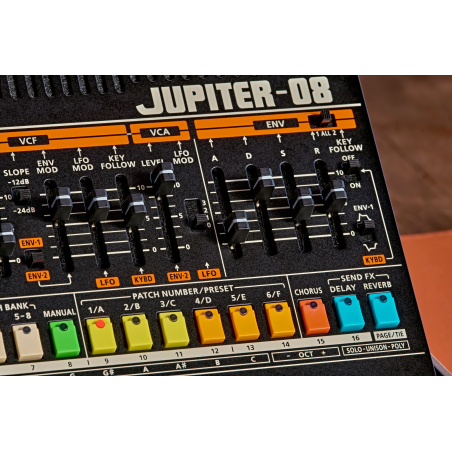 Synthé numériques - Roland - JUPITER-08