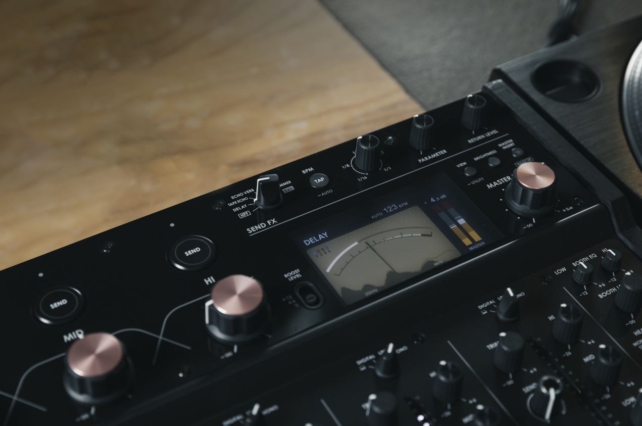 AlphaTheta Euphonia, nouvelle table de mixage DJ rotative professionnelle  Avis, test, prix, comparatif et guide d’achat