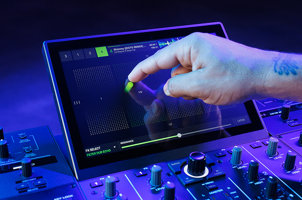 Contrôleur DJ autonome DENON DJ PRIME 4 PLUS écran LCD tactile avis, guide, prix, achat