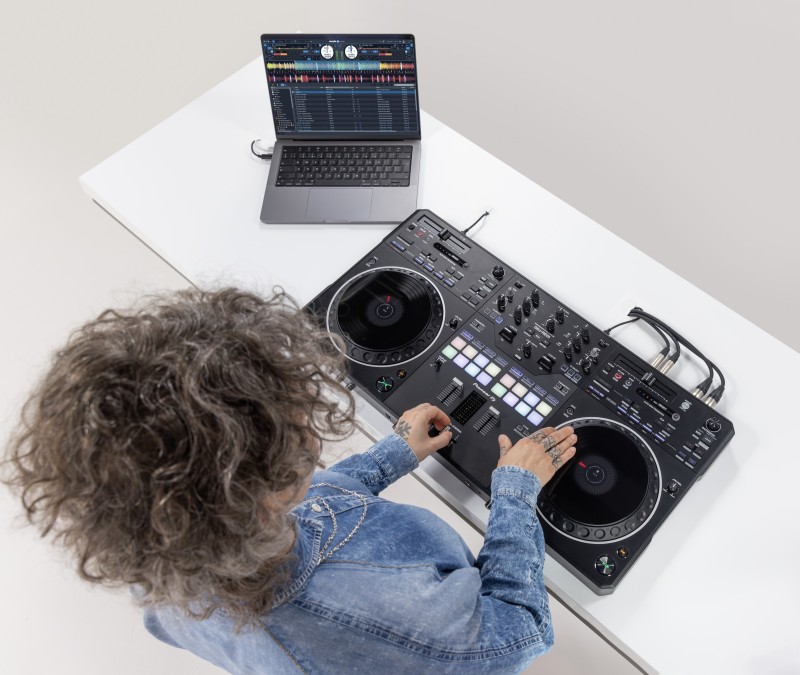 Contrôleur DJ DDJ-REV5, compatibilité avec Serato DJ Pro et Rekordbox