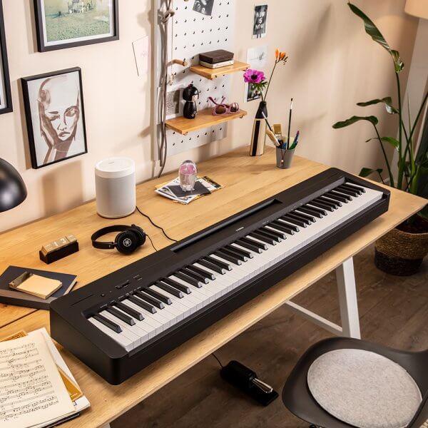 Yamaha P-145 Un piano numérique portable et authentique