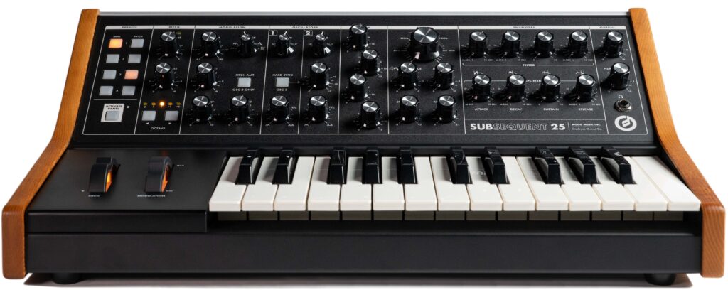 MOOG MOTHER-32 : L'exploration du synthétiseur semi-modulaire Moog