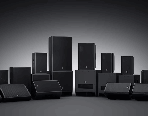 Comprendre les enceintes amplifiées et choisir le bon modèle selon l’usage : DJ, live et installation fixe