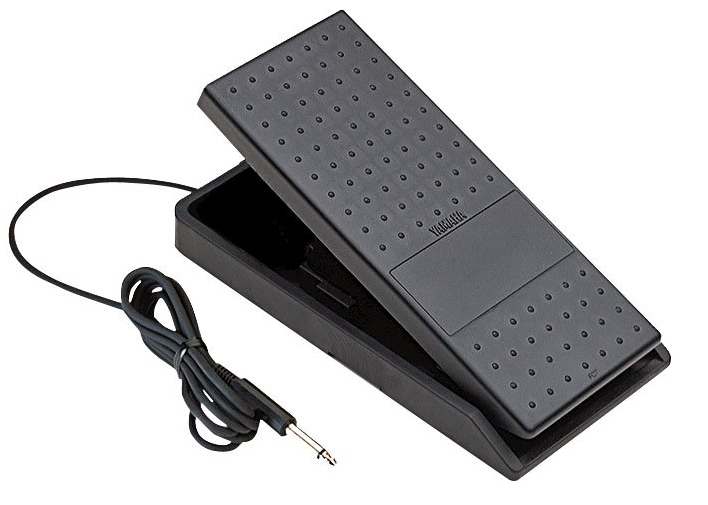 Le PSR-E583 propose une entrée pour pédale de contrôle, compatible avec la Yamaha FC7