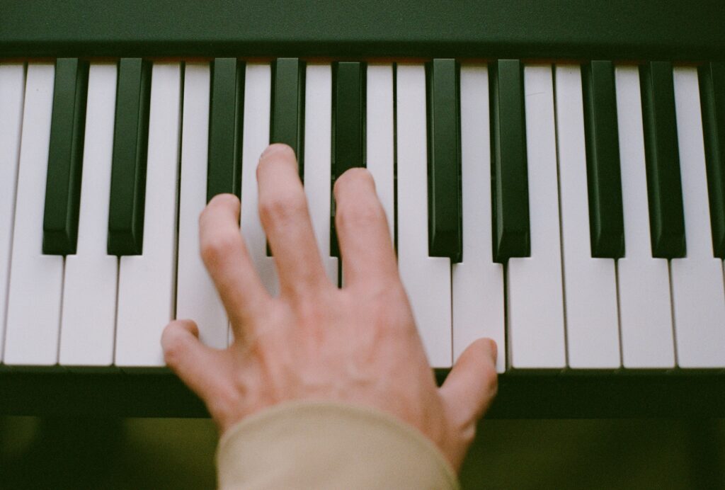 Clavier, synthé, piano numérique : comment choisir ? Guide complet Energyson
