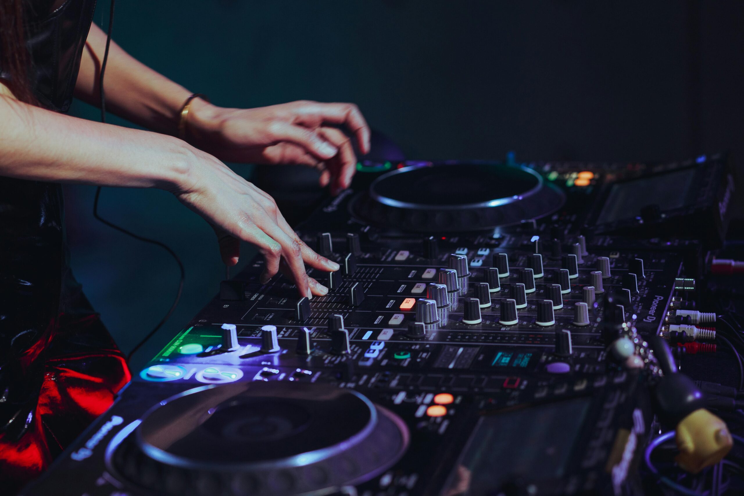 Quel contrôleur DJ choisir selon son budget Guide complet 2026, comparatif et meilleurs modèles
