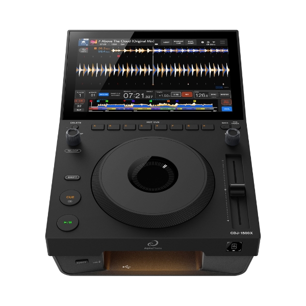 Vue de face du lecteur DJ AlphaTheta CDJ-1500X avec écran couleur, jog wheel, hot cues et fader de tempo