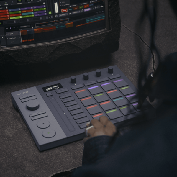 AlphaTheta SLAB : faut-il choisir ce contrôleur pour Serato Studio ?